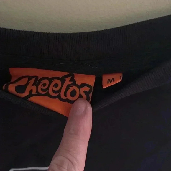 Cheetos sweat shirt - Picture 2 of 2